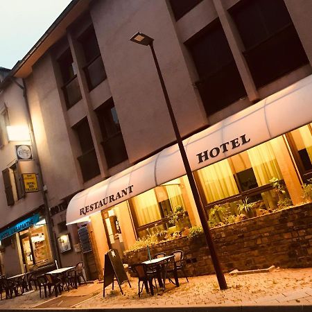 Hotel Restaurant L'Agapanthe Pont-de-Salars Екстер'єр фото