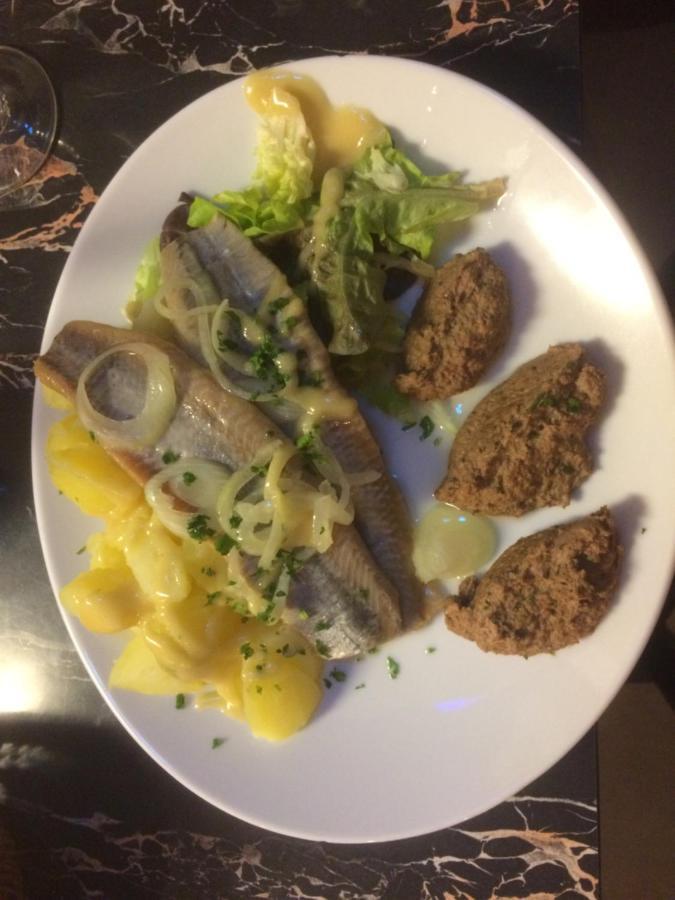 Hotel Restaurant L'Agapanthe Pont-de-Salars Екстер'єр фото