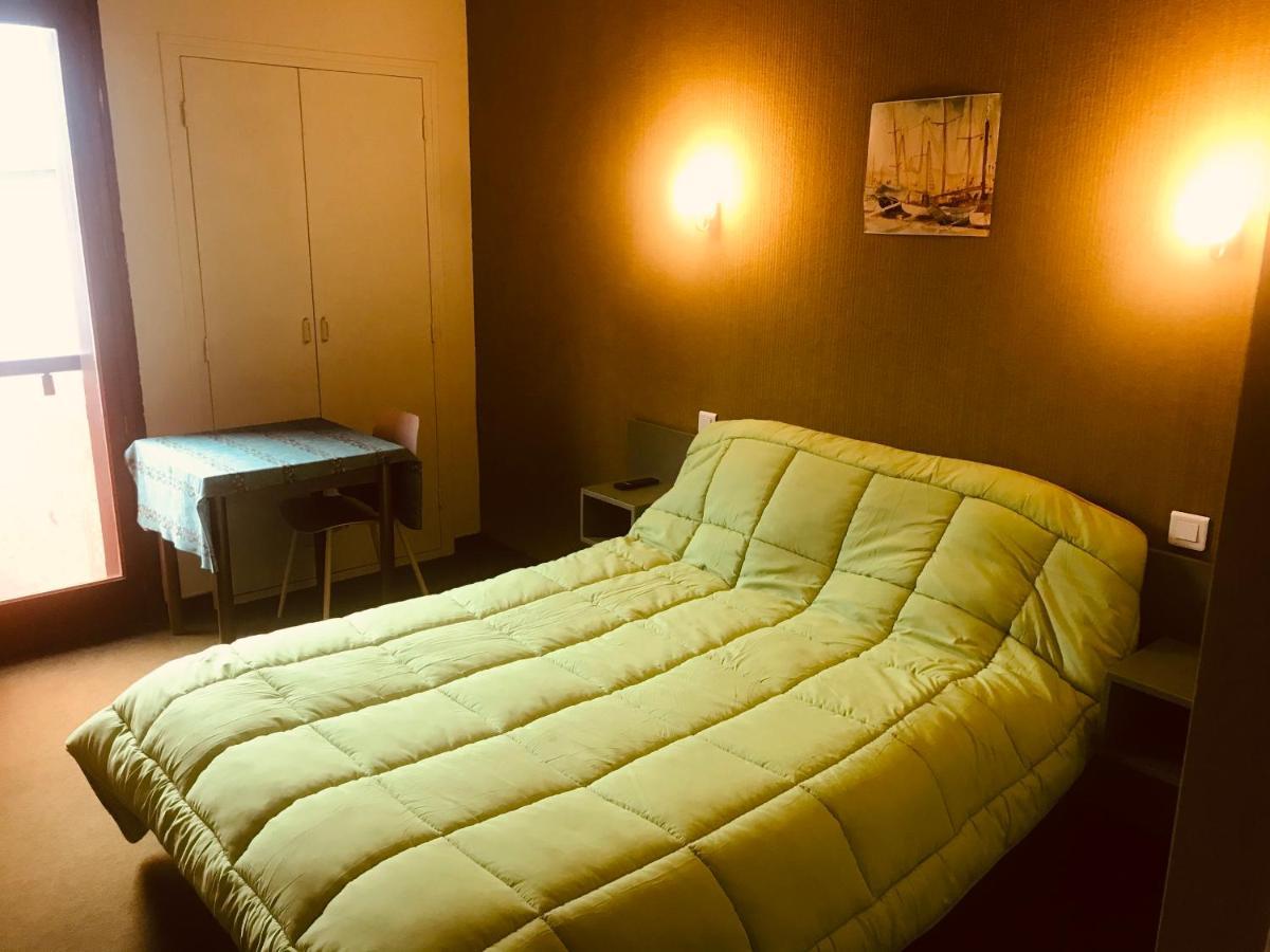 Hotel Restaurant L'Agapanthe Pont-de-Salars Екстер'єр фото